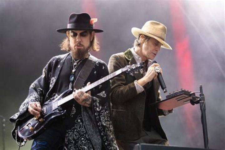 Dave Navarro's Love Life In 2023 Unveiled