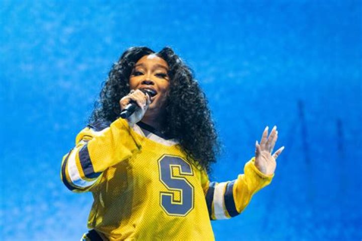 Discover The Secret Sister Behind Award-Winning Artist SZA