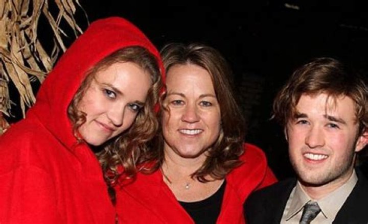 Emma Myers' Family: A Look Into The Life Of The Wednesday Star