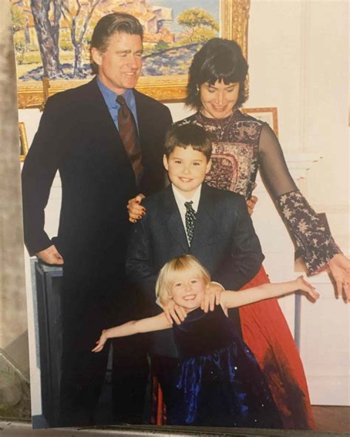 Explore The Family Lineage Of Pam Van Sant: A Comprehensive Guide To Her Siblings