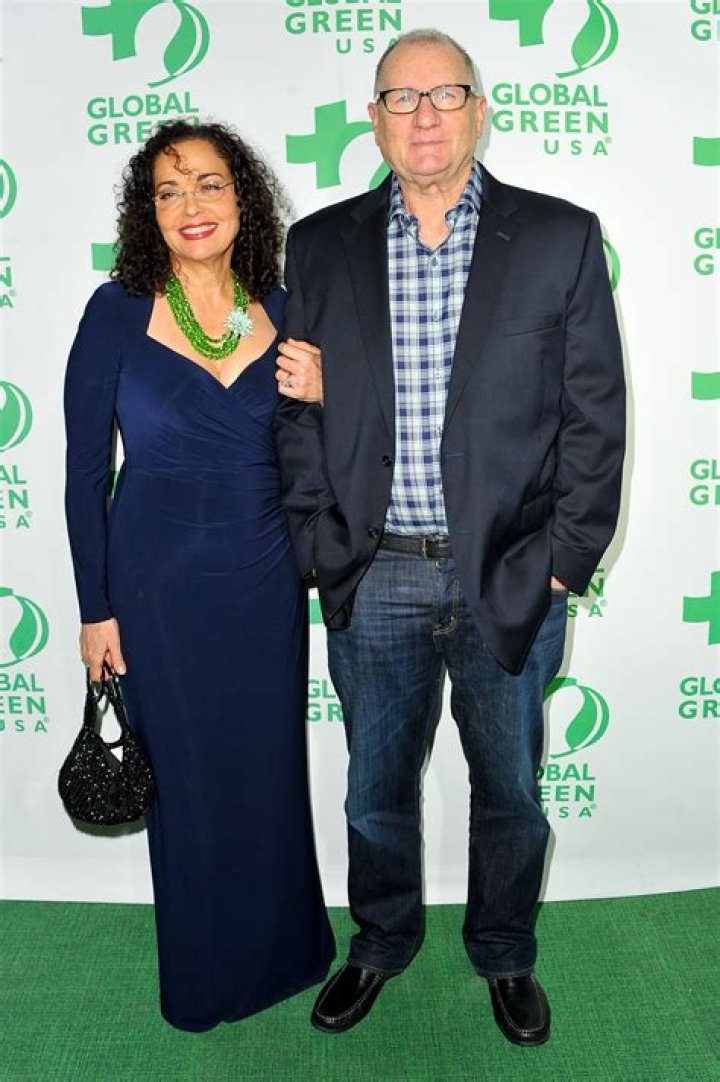 Is Ed O'Neill Happily Married? All About His Relationship Status