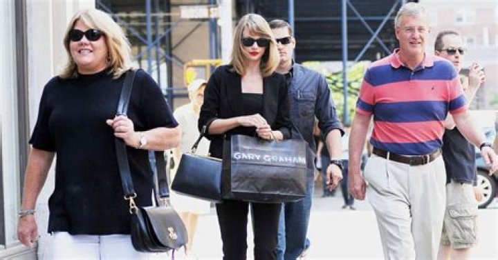 Latest Rumours: Are Taylor Swift's Parents On The Verge Of Remarriage?