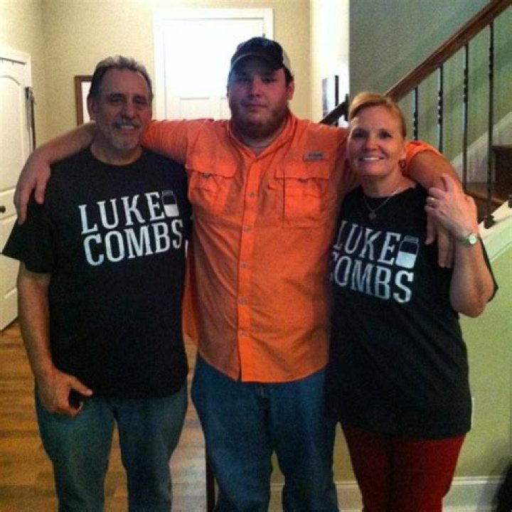 Luke Combs' Siblings: The Untold Story