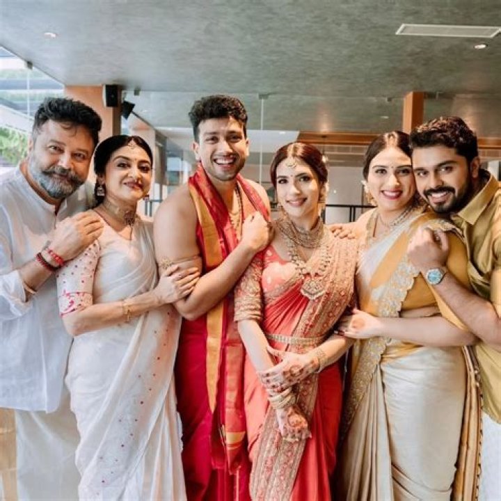 Meet The Wife Of Renowned Actor Jayaram: Exploring Their Bond
