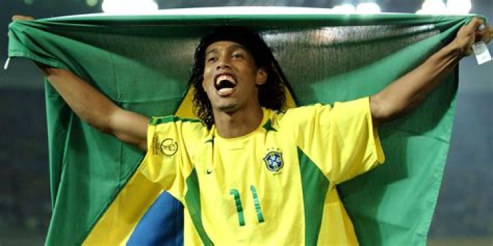 Ronaldinho Announces Retirement From Football