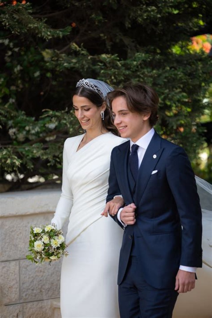 Spectacular Princess Rajwa's Reception Dress: Elegance And Glamour