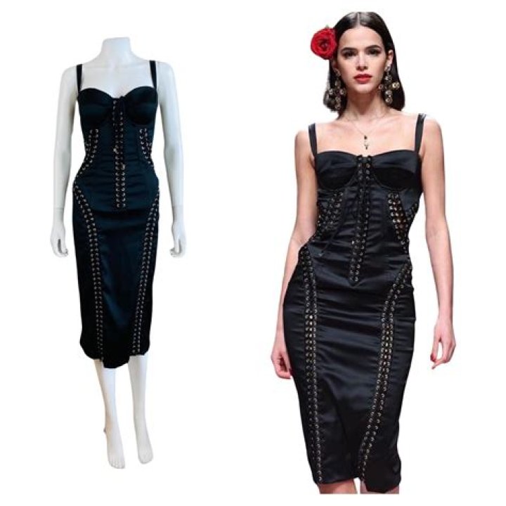 Stunning Dolce & Gabbana Corset Dress: Elevate Your Wardrobe