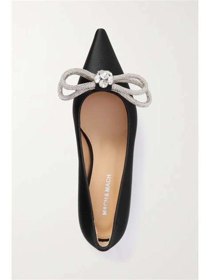The Perfect Point: Pointed Toe Bow Flats For Any Occasion