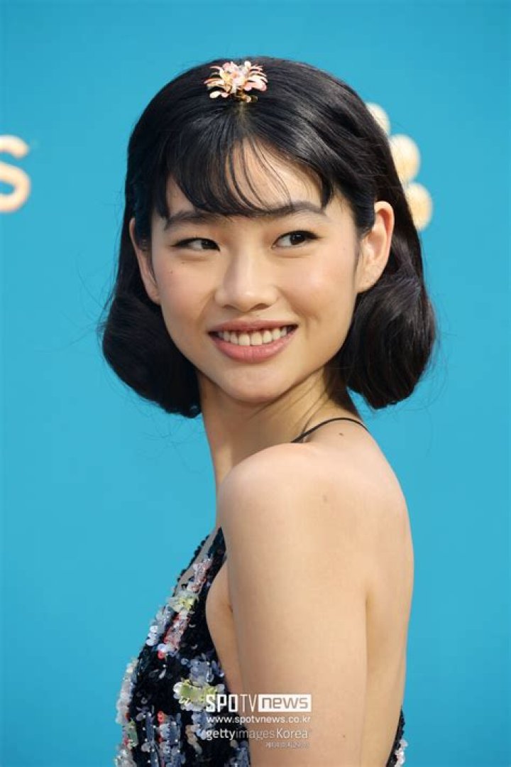 Uncover The Enchanting World Of Jung Ho-Yeon: An Icon Of Fashion And Film
