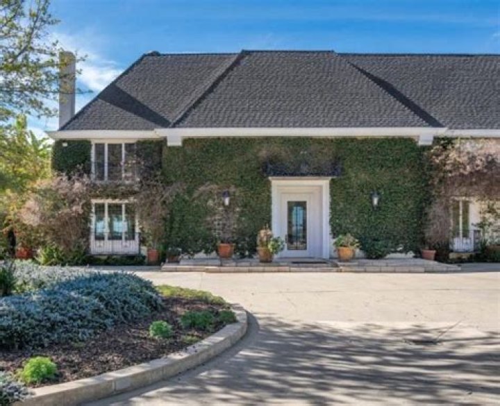 Unveiling Heather Dubrow's Lucrative House Sale Triumph