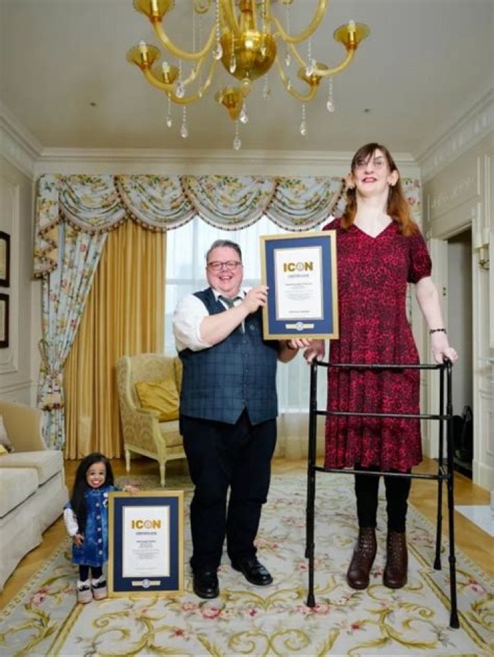 Unveiling The Shortest Woman Ever: A Guinness World Record Chronicle